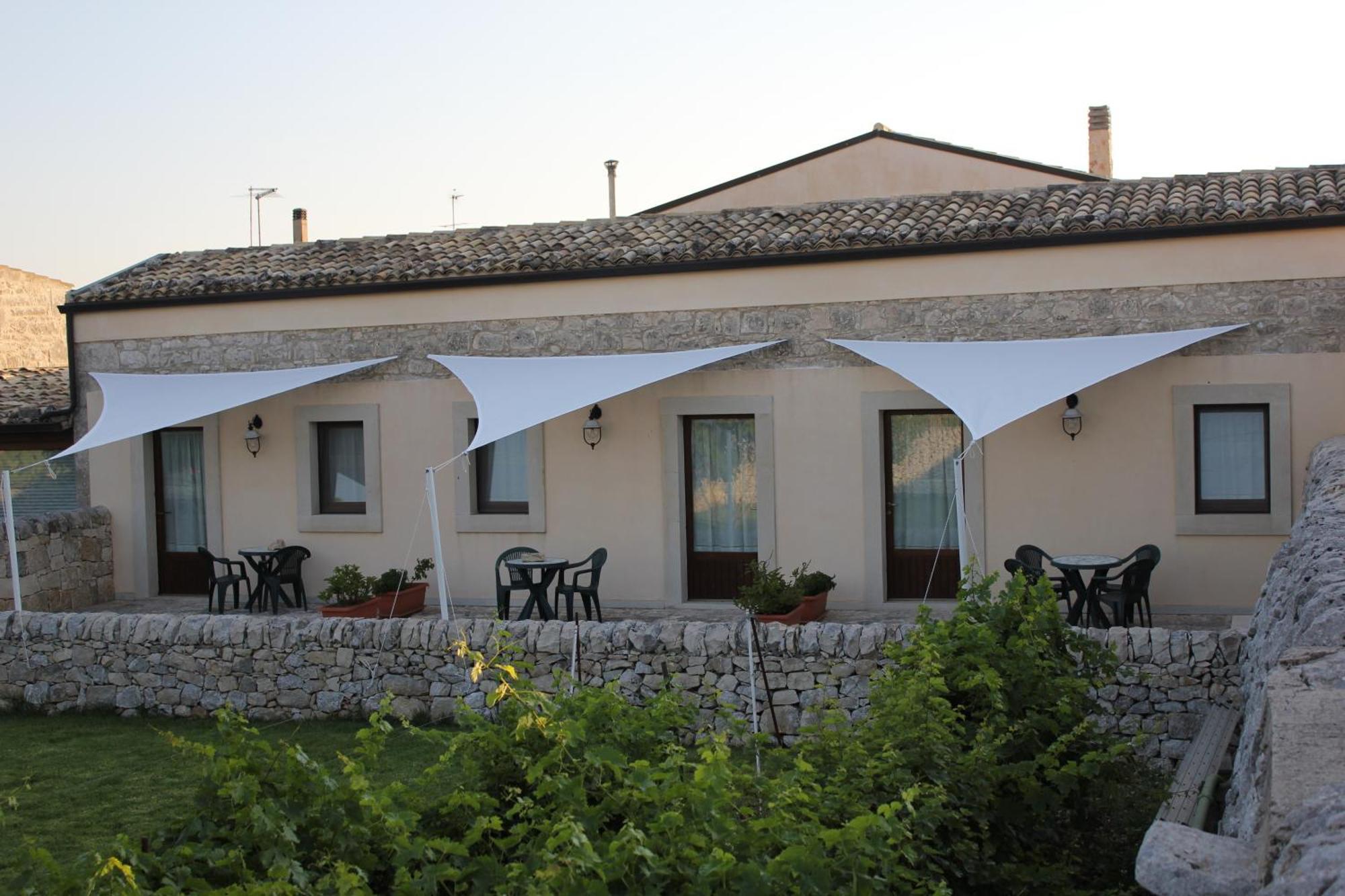 Mastro Vanni - Urban Masseria Ragusa Bagian luar foto